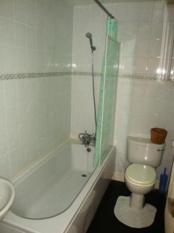 			4 Bedroom, 1 bath, 1 reception Flat			 Ashmore Road, MAIDA VALE/QUEENS PARK